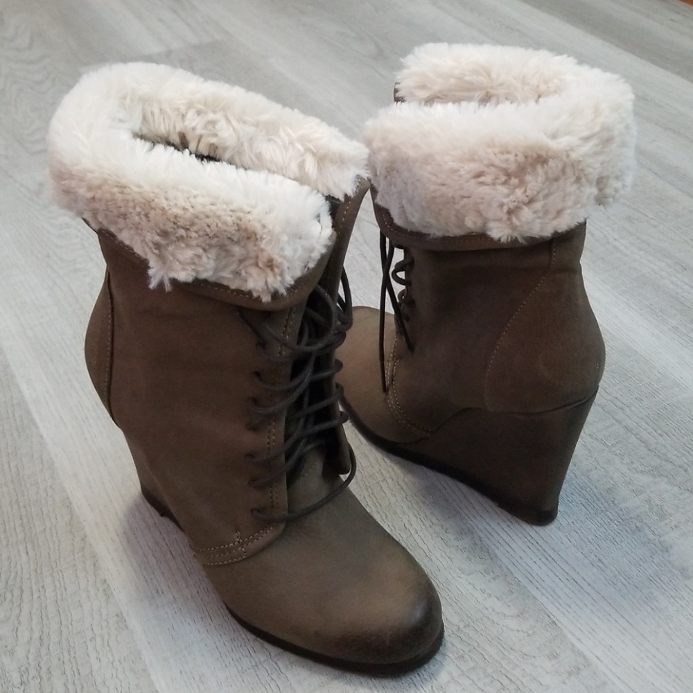 Boutique 9 Leather Wedge Designer Boots Shoes 6.5